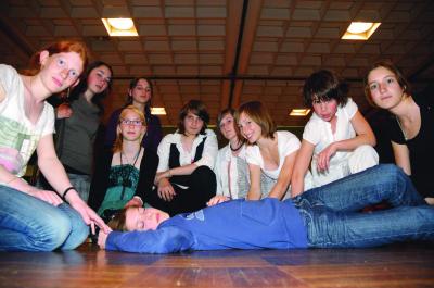 la fille qui dort théatralisée et dansée